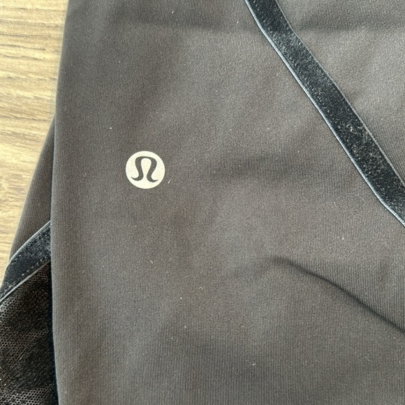 Lululemon Lululemon Wunder Under High-Rise Tight Flocked 28" in Sz 6 - Picture 16 of 16